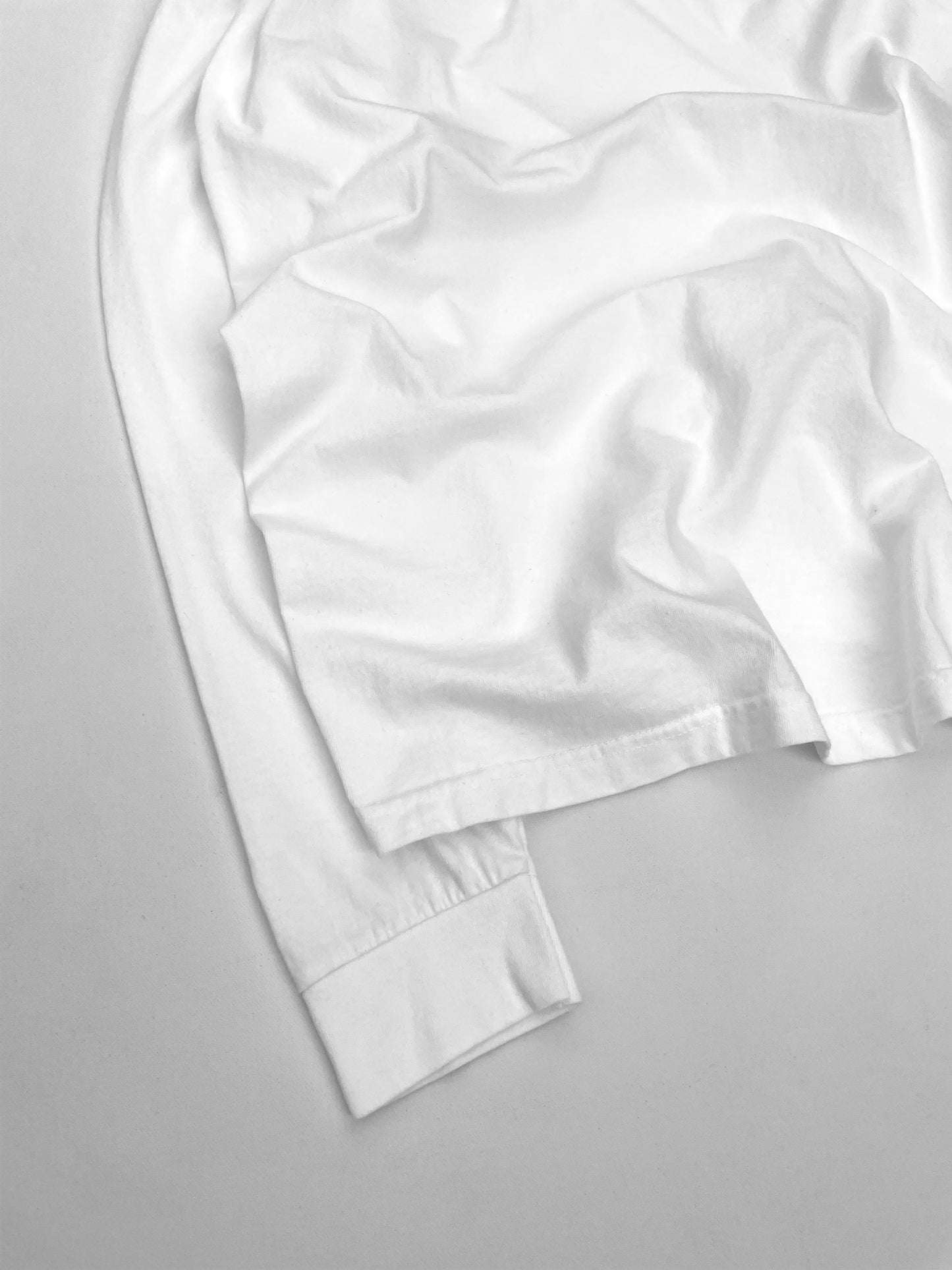 Sixelar Long sleeve White blank t-shirt detail shot 2