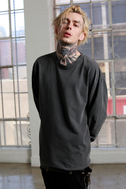 Sixelar Long sleeve Charcoal blank t-shirt. front view