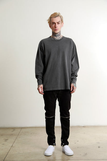 Sixelar Long sleeve Charcoal blank t-shirt. front view