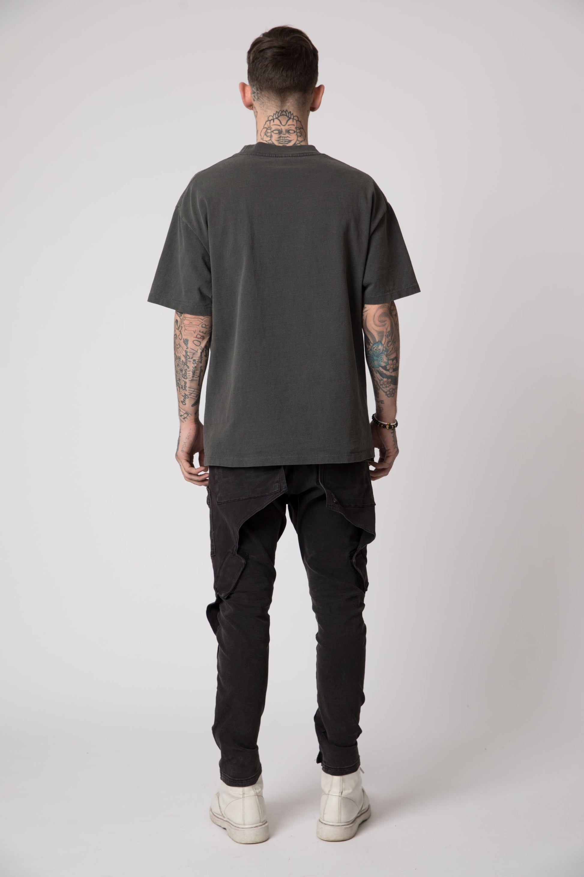 Sixelar Vintage Charcoal t-shirt blank v4.0 back view male model