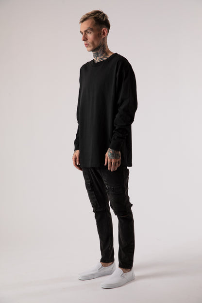 Sixelar Long sleeve Black blank t-shirt. side view